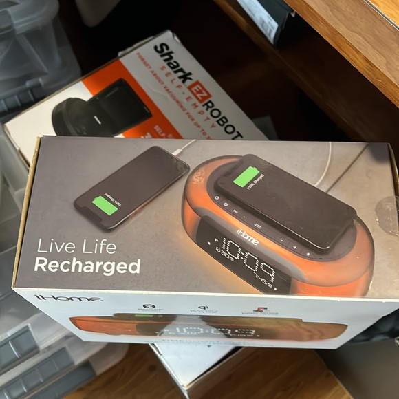 iHome TimeBoost Glow Wireless Charging w/Bluetooth - Picture 4 of 4